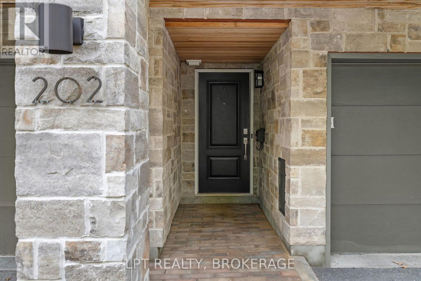 202 Dalkeith Private Property Photo 2