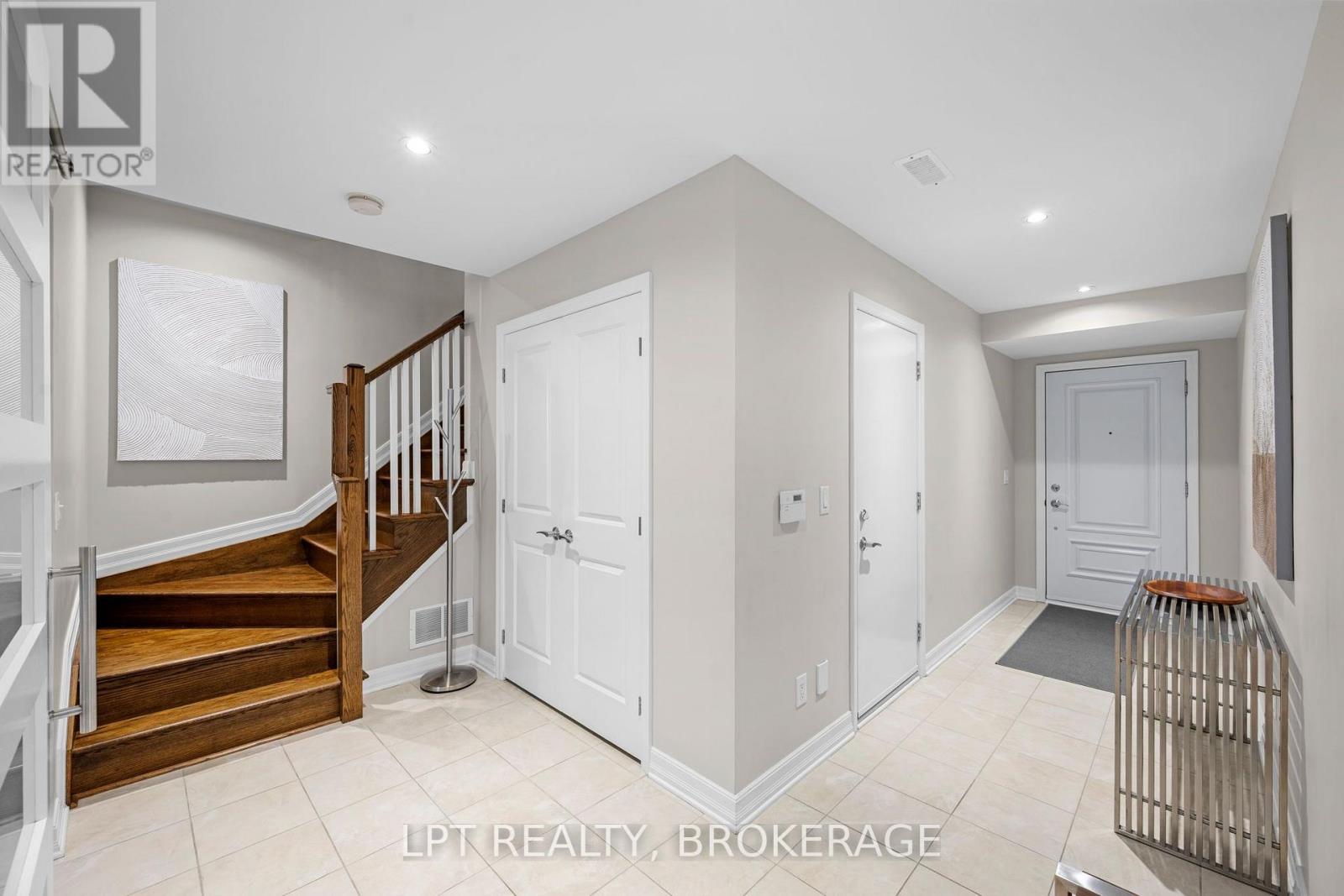 202 Dalkeith Private Property Photo 6