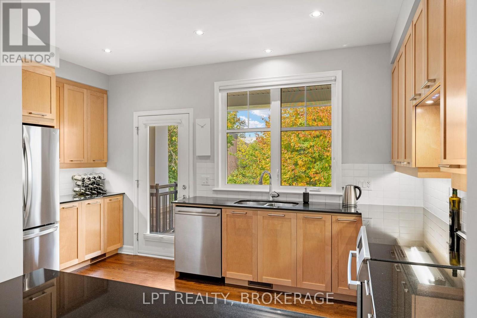 202 Dalkeith Private Property Photo 17