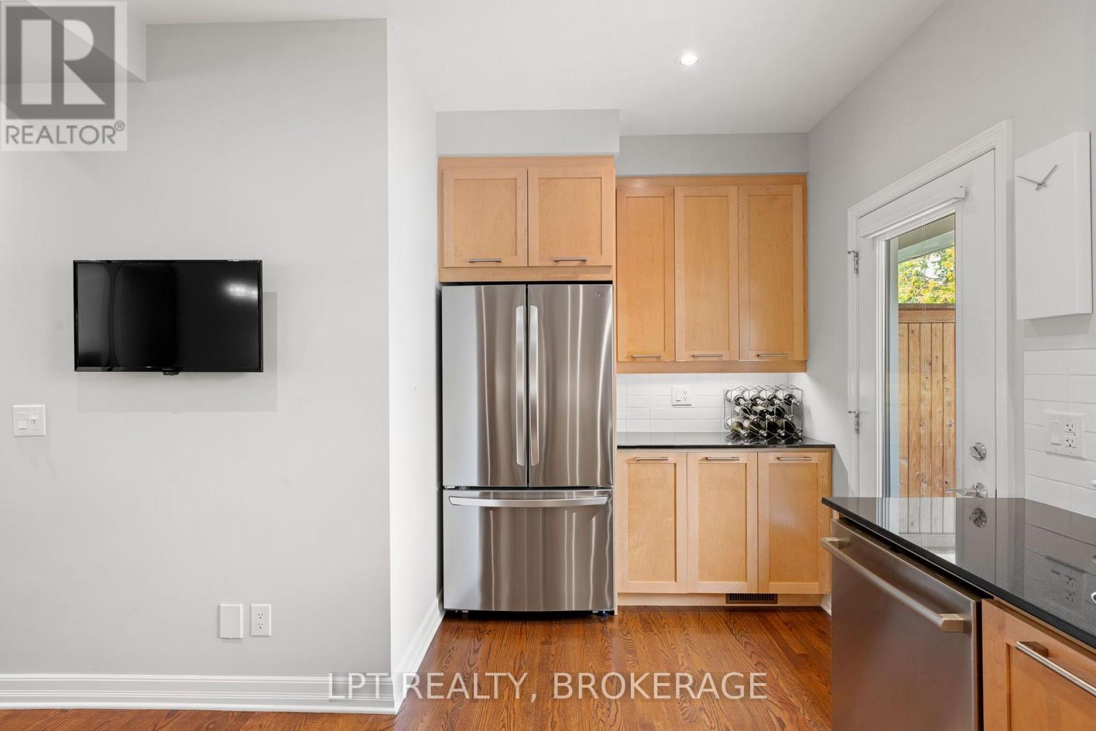 202 Dalkeith Private Property Photo 18