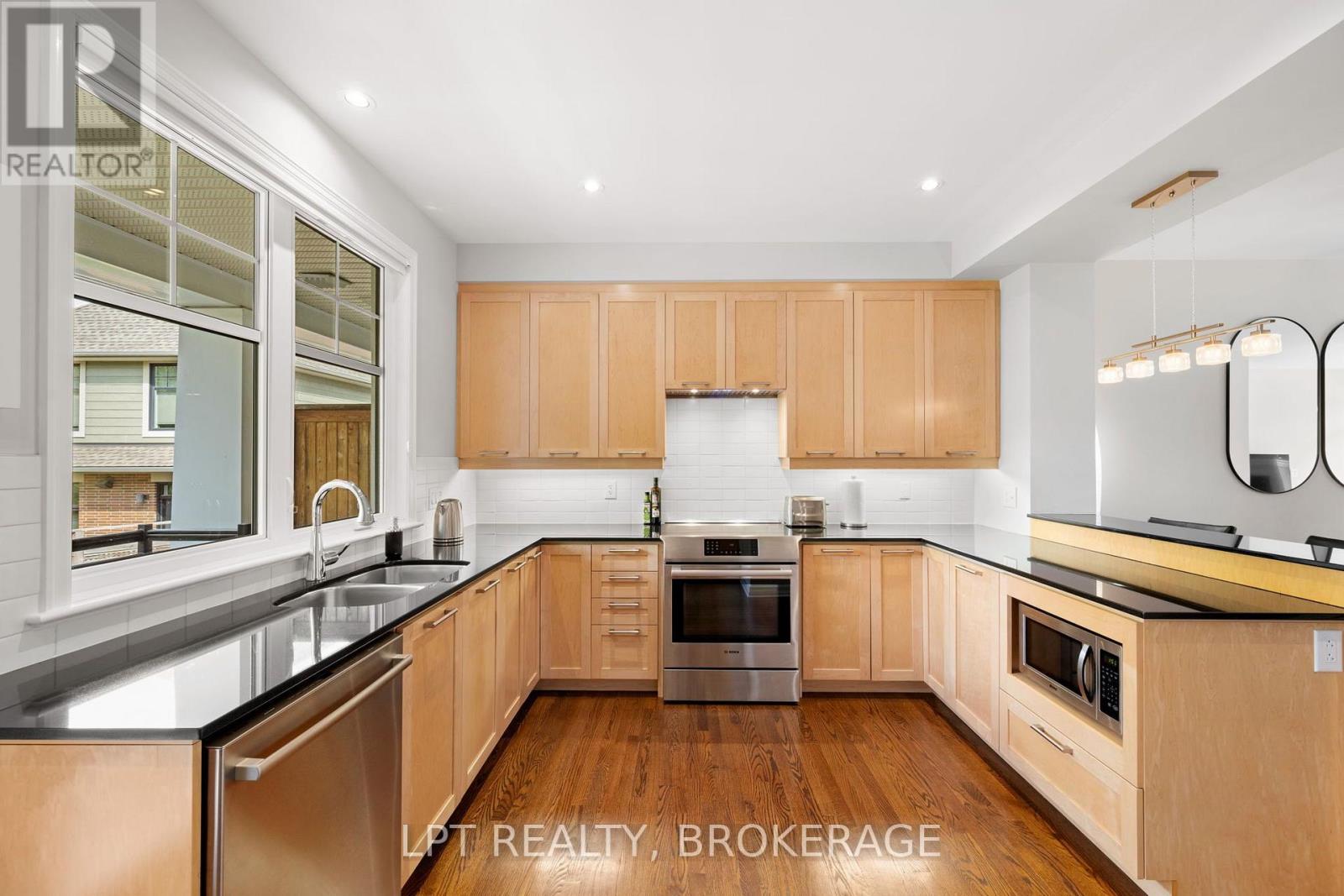 202 Dalkeith Private Property Photo 19