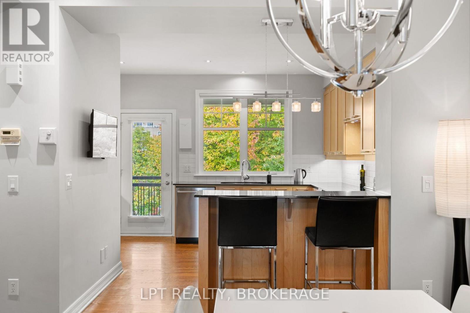 202 Dalkeith Private Property Photo 21