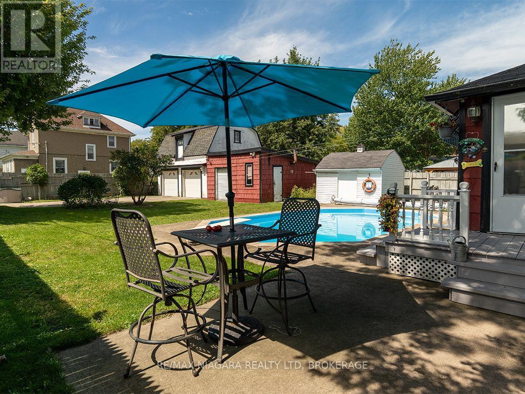 632 King Street Property Photo 4