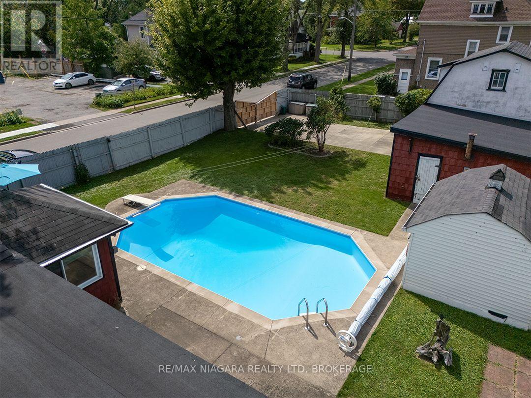 632 King Street Property Photo 6