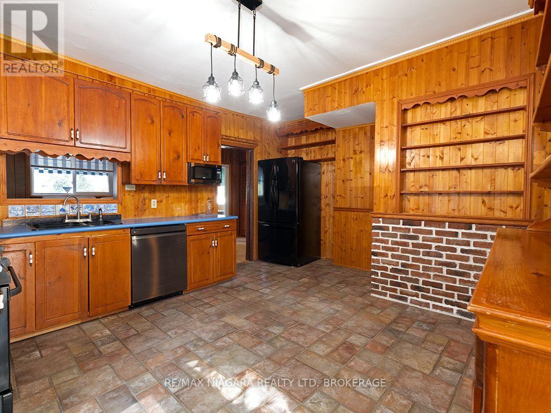 632 King Street Property Photo 10