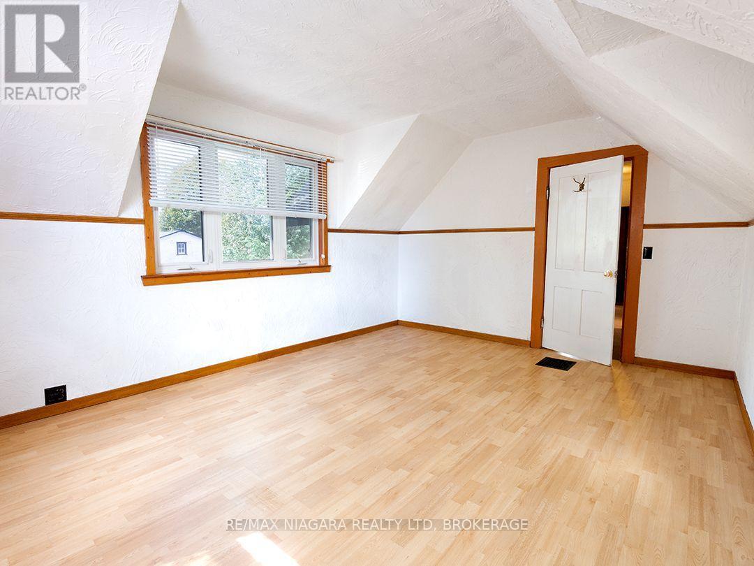632 King Street Property Photo 18