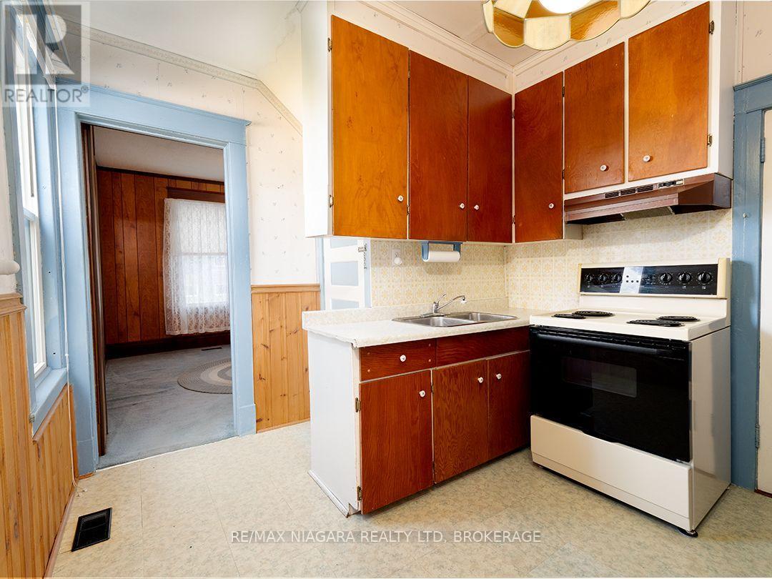 632 King Street Property Photo 22