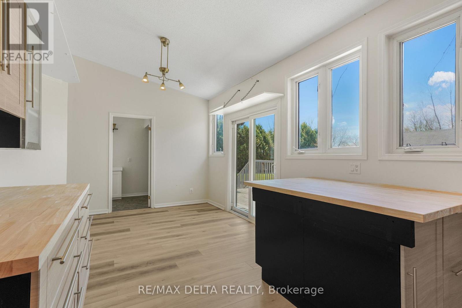 3668 Champlain Street Property Photo 10