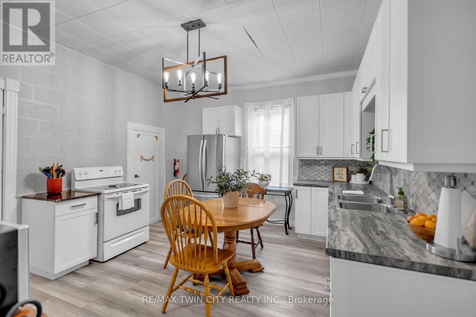 25 Usher Street Property Photo 9