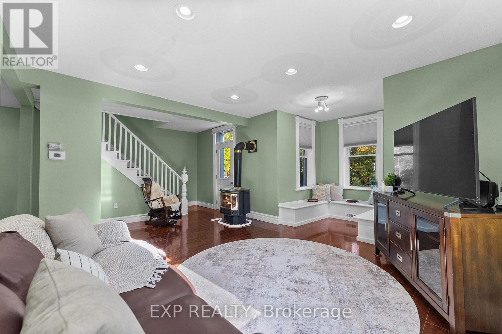 156 Margaret Street Property Photo 12