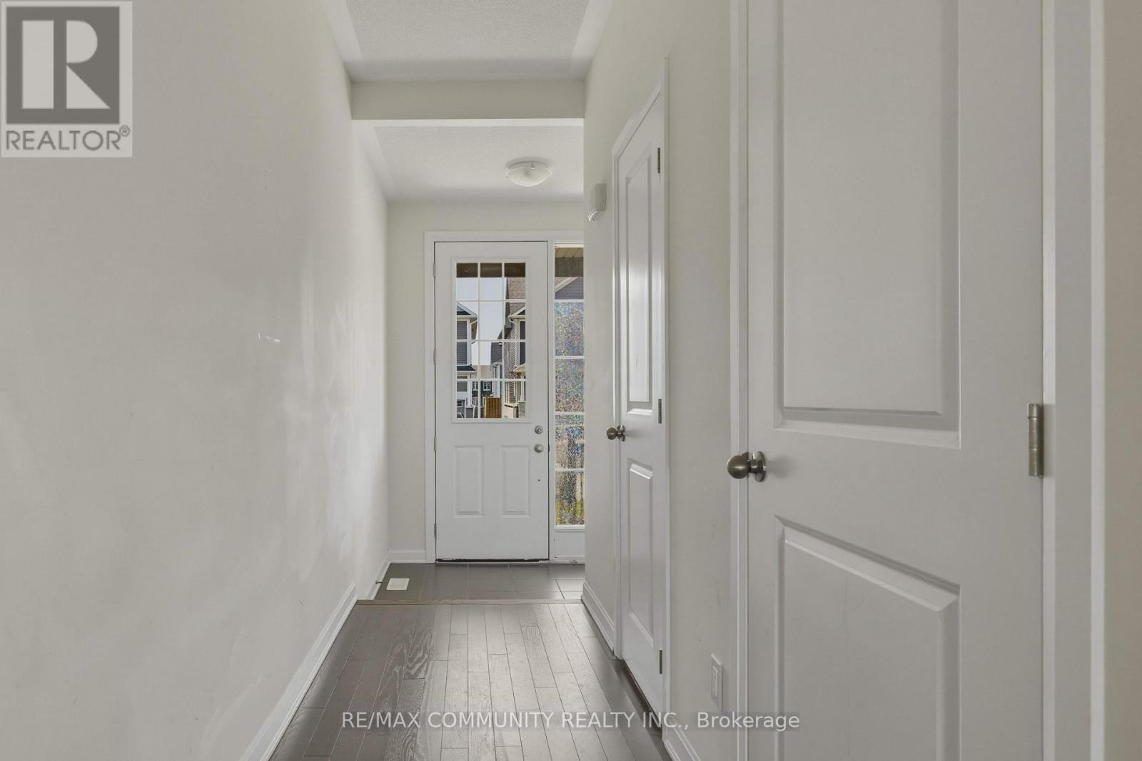110 Oakmont Drive Property Photo 3