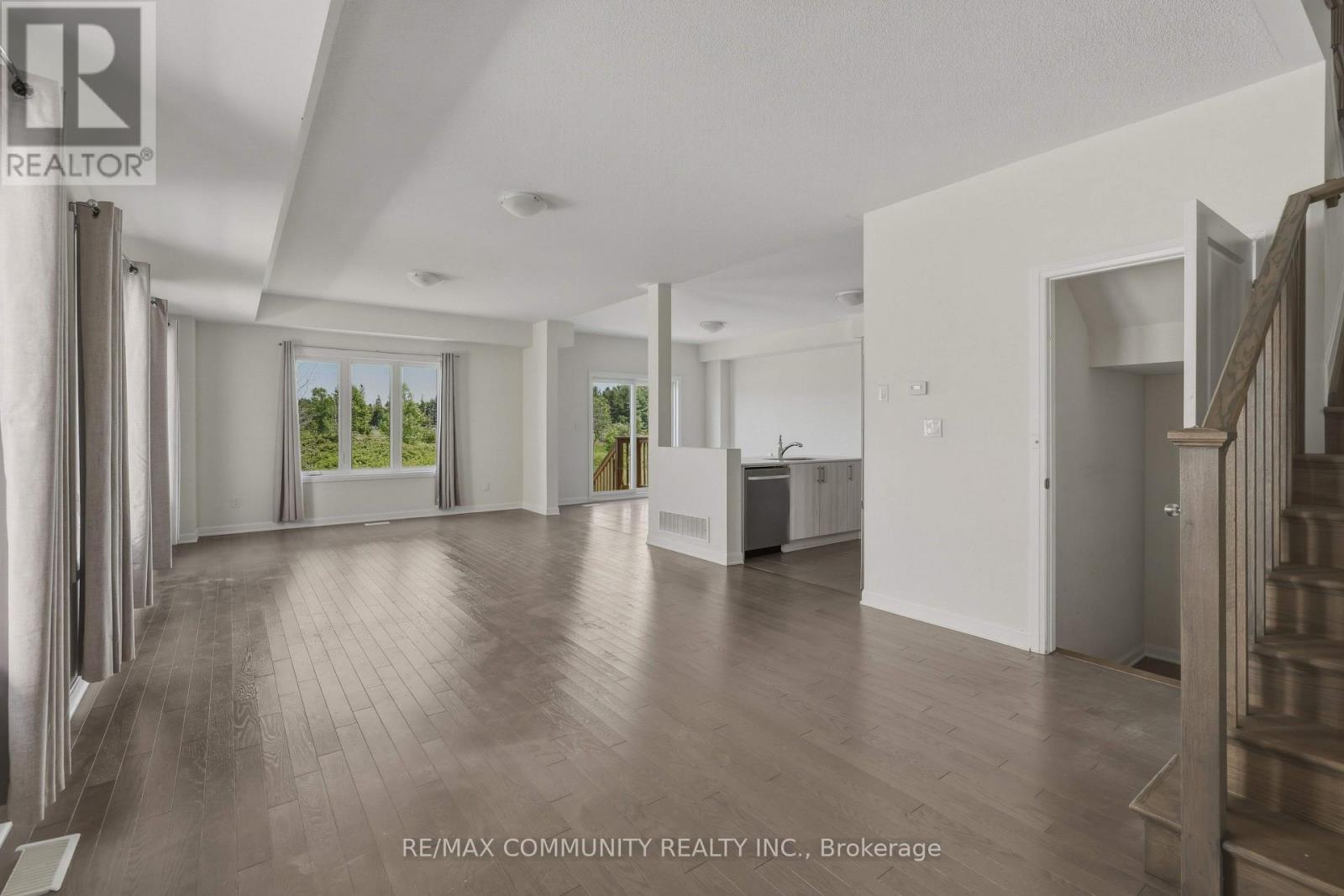 110 Oakmont Drive Property Photo 7