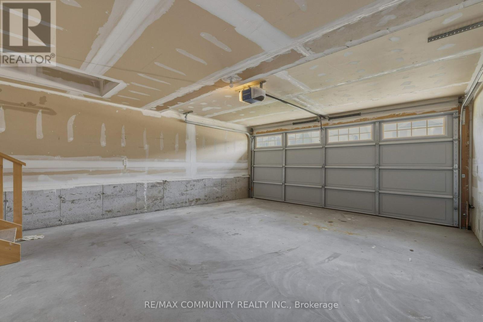 110 Oakmont Drive Property Photo 28