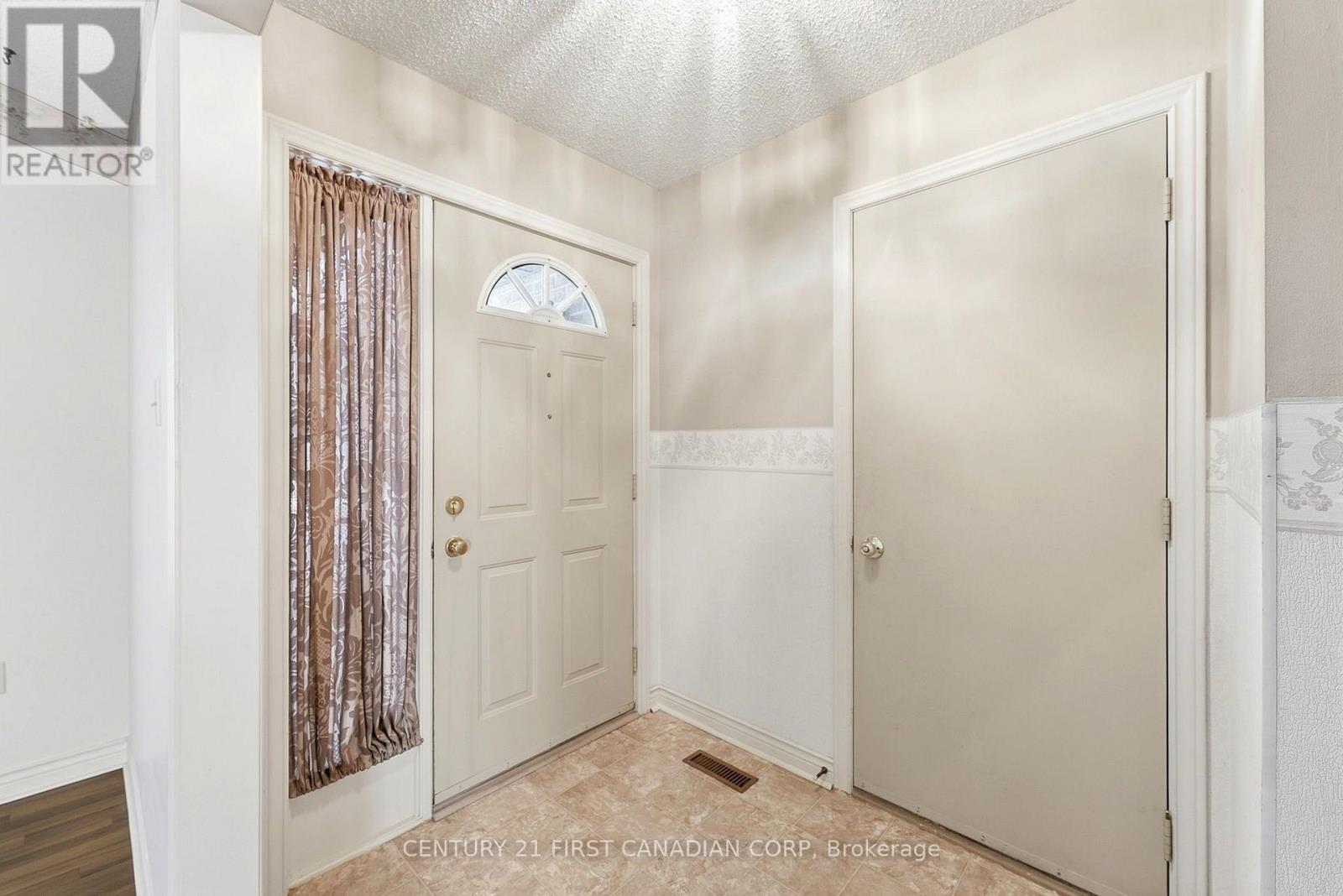 30 Bonaventure Drive Property Photo 3