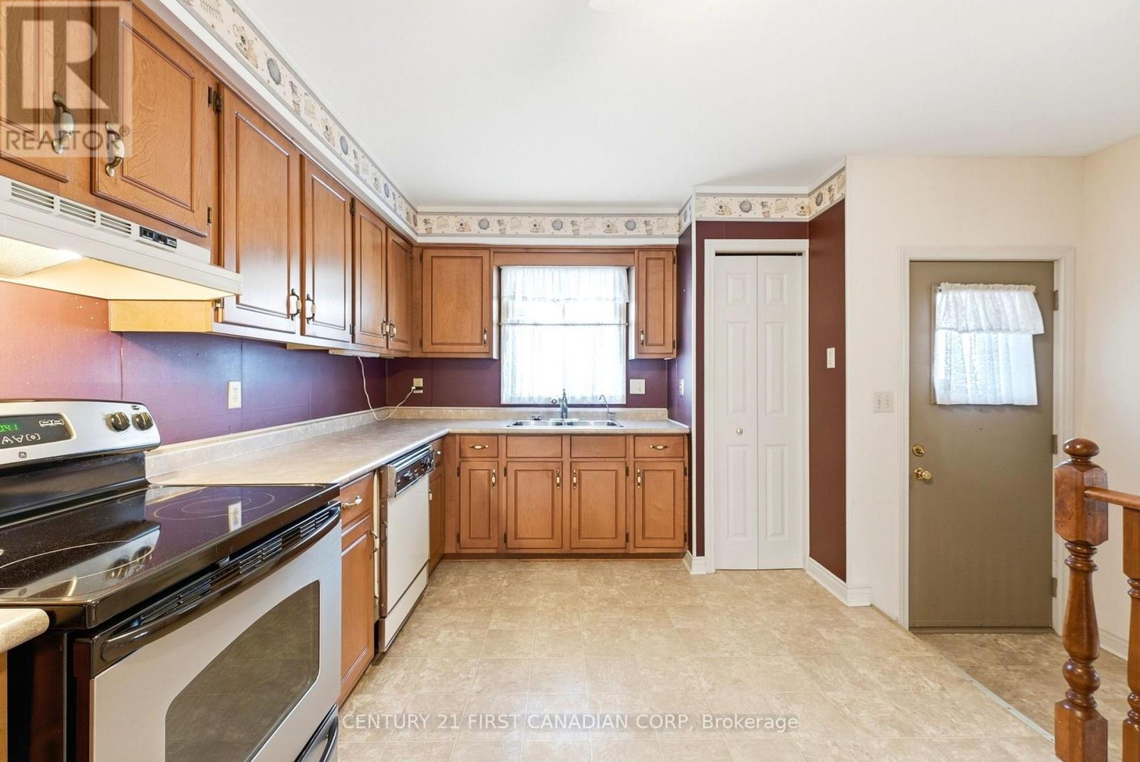 30 Bonaventure Drive Property Photo 9