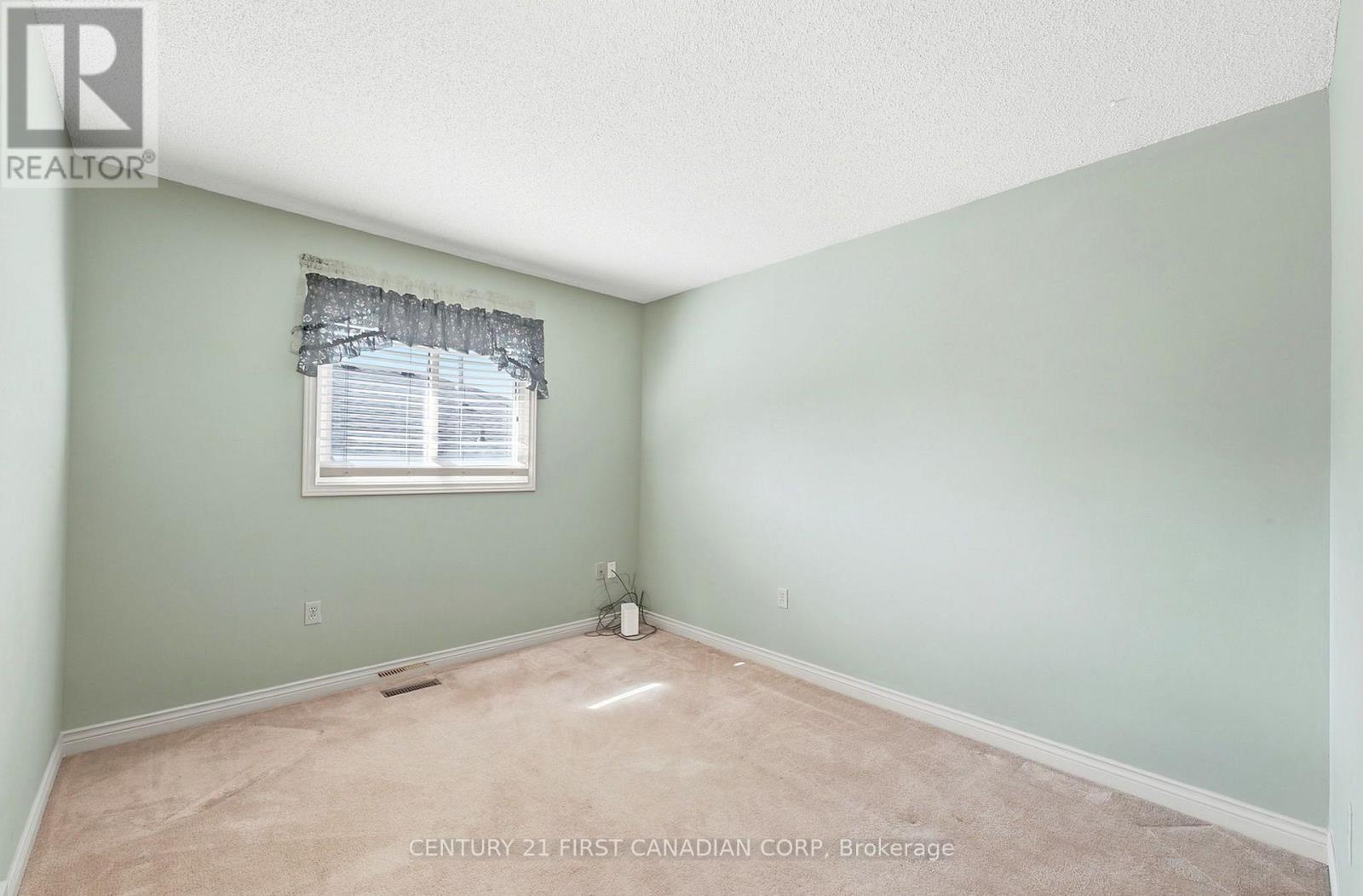 30 Bonaventure Drive Property Photo 11