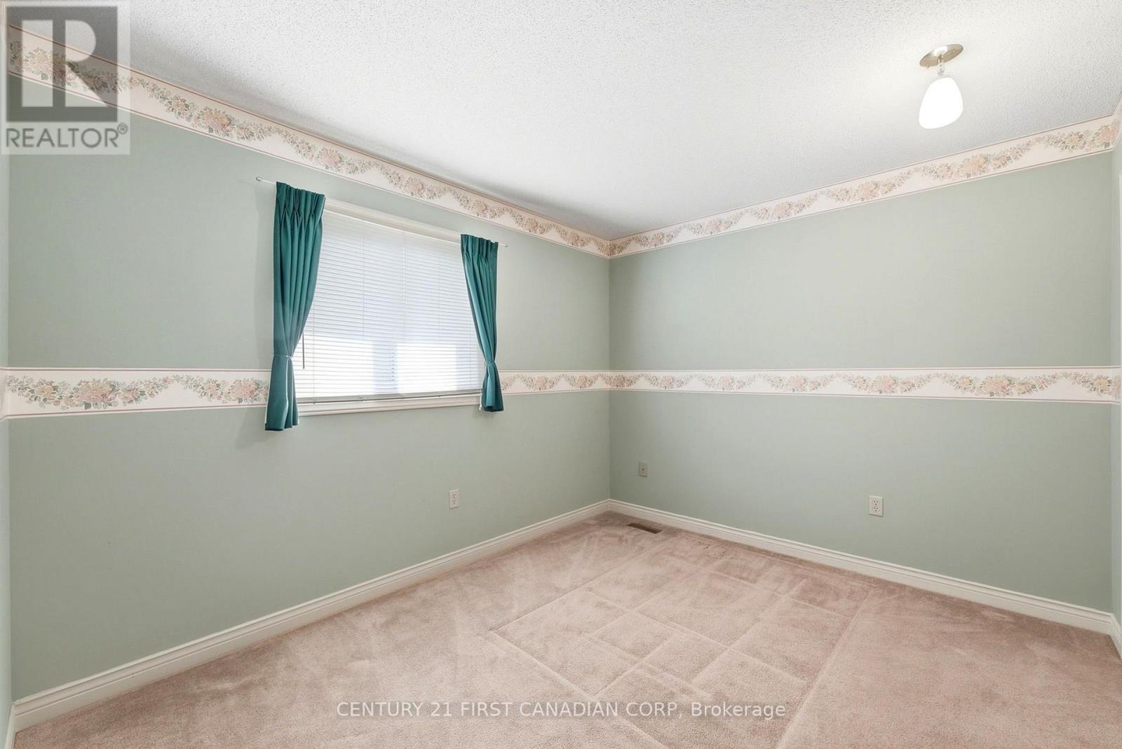 30 Bonaventure Drive Property Photo 13