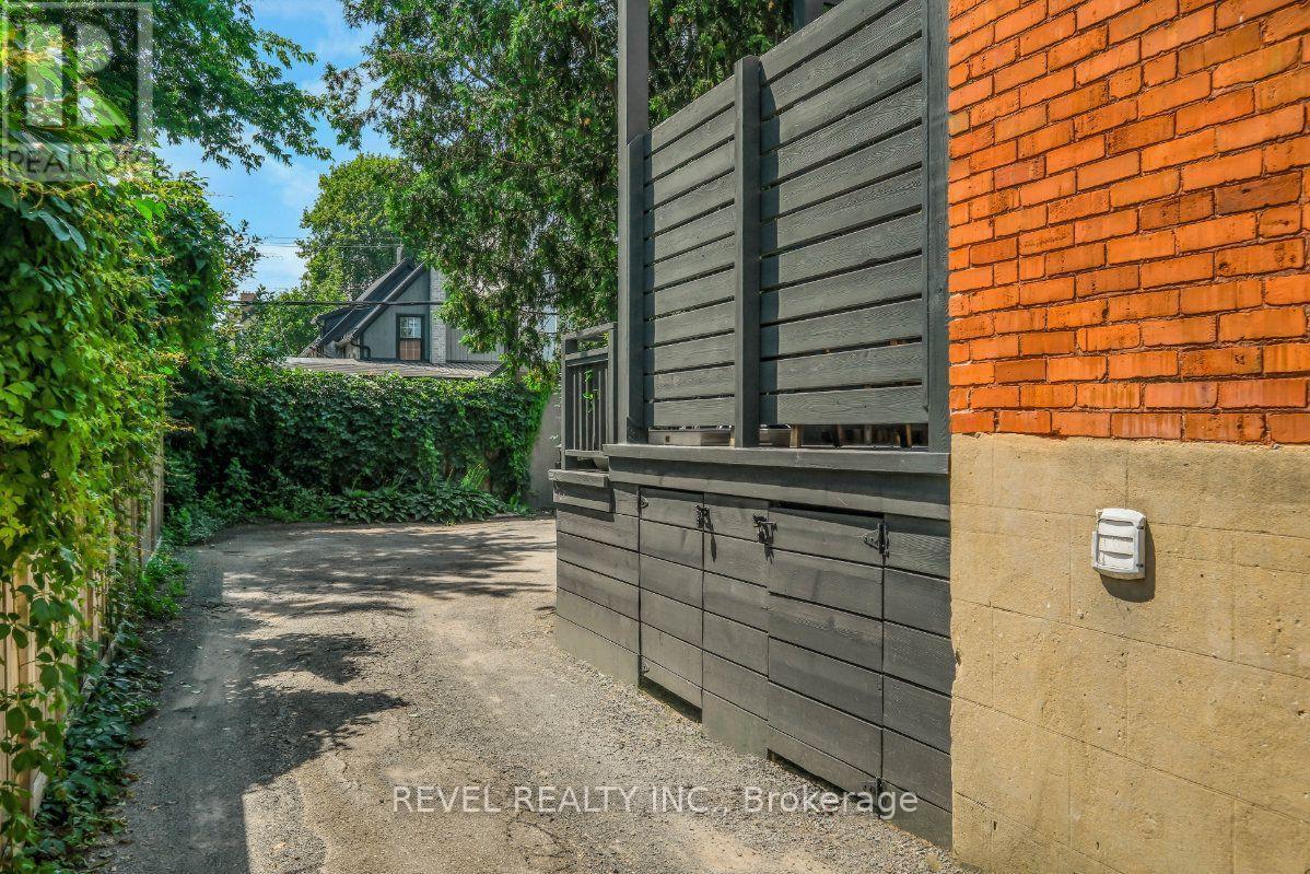 46 Newton Street Property Photo 28