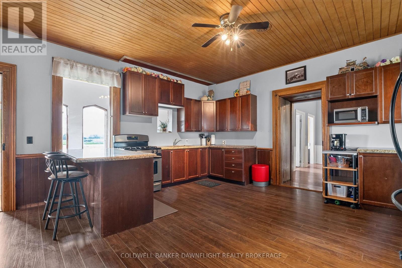 5740 32 Line Property Photo 6