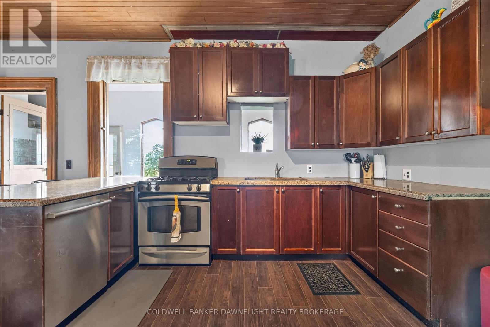 5740 32 Line Property Photo 7