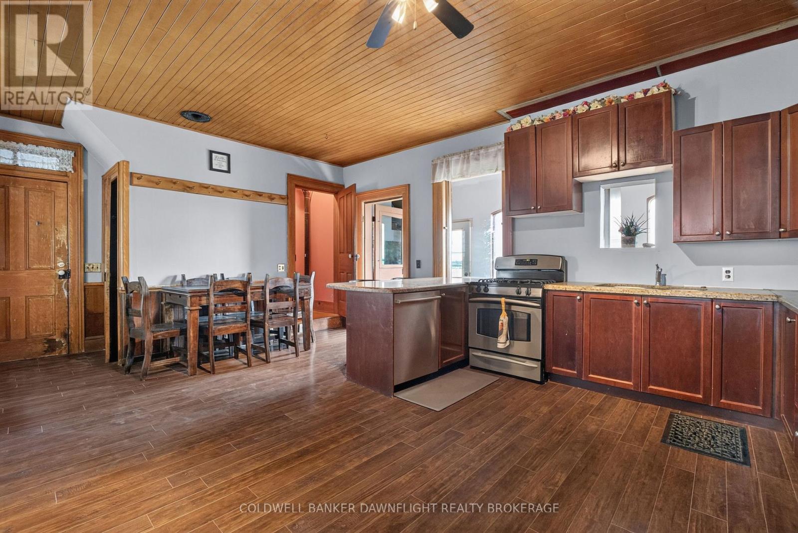 5740 32 Line Property Photo 8