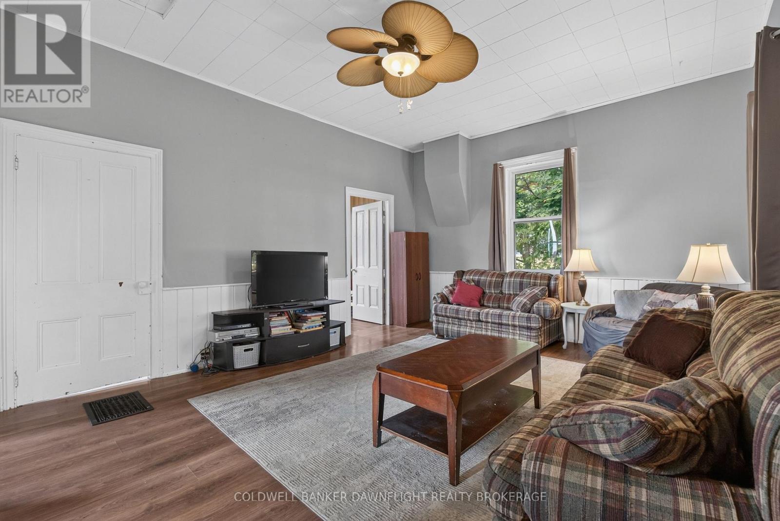 5740 32 Line Property Photo 9