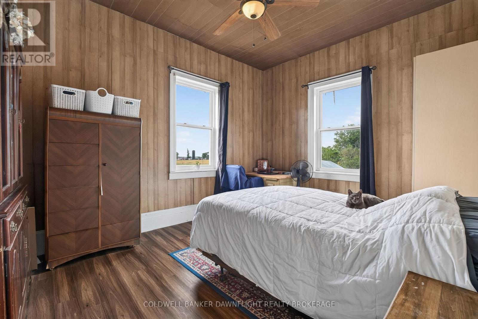 5740 32 Line Property Photo 16