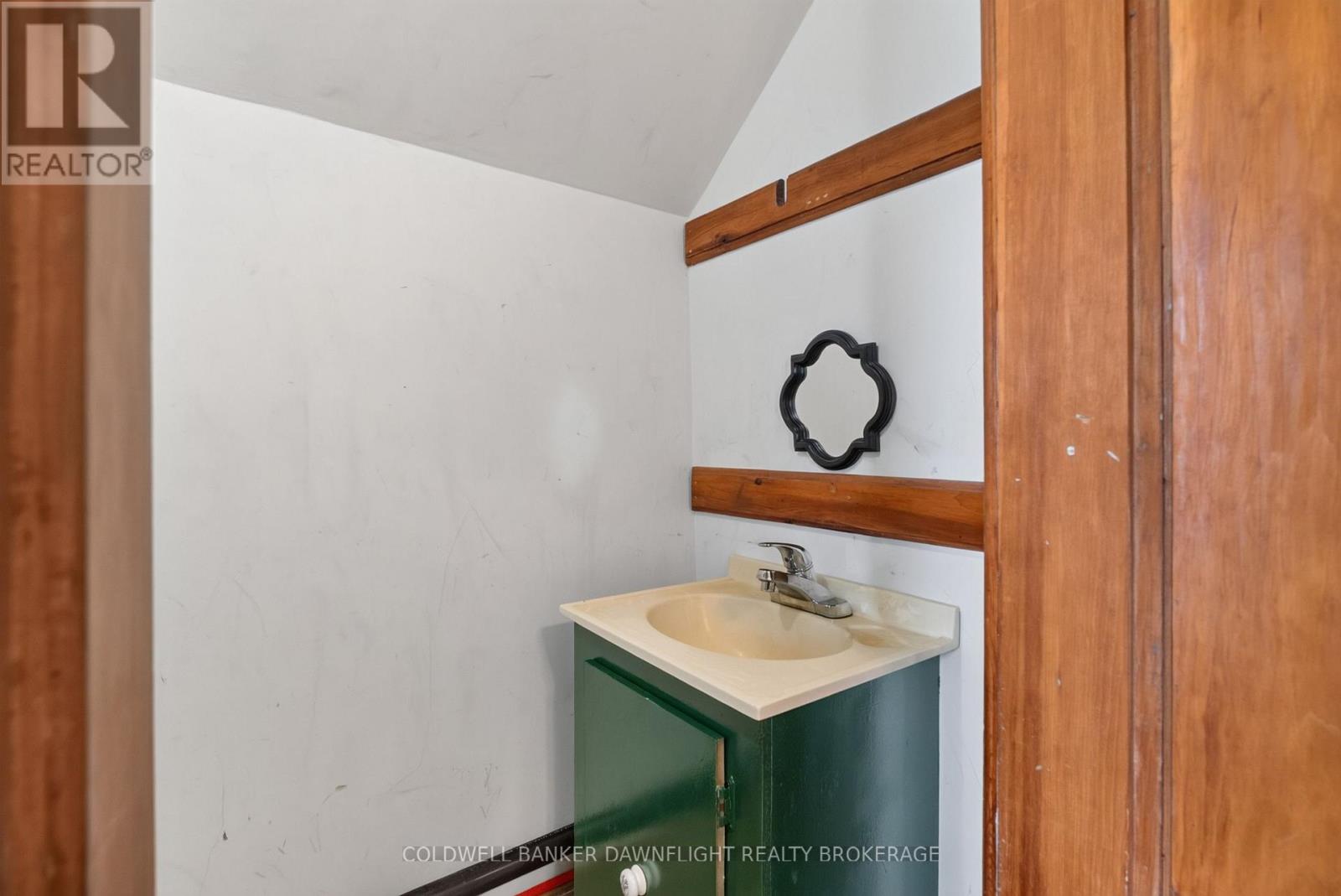 5740 32 Line Property Photo 26