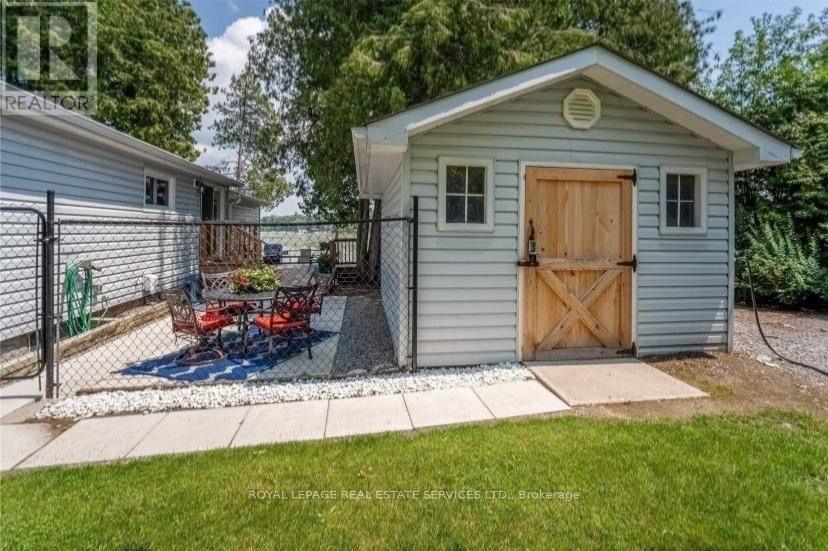 2365 Selwyn Bay Lane Property Photo 6