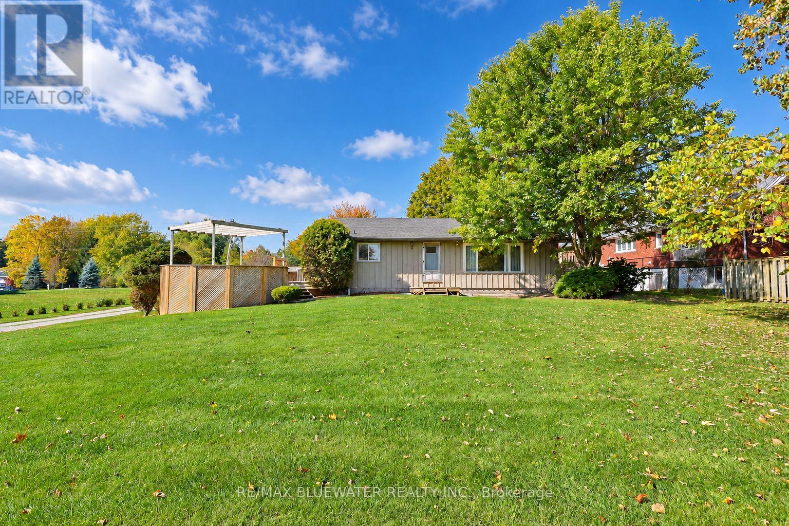 71251 Bluewater Highway Property Photo 8