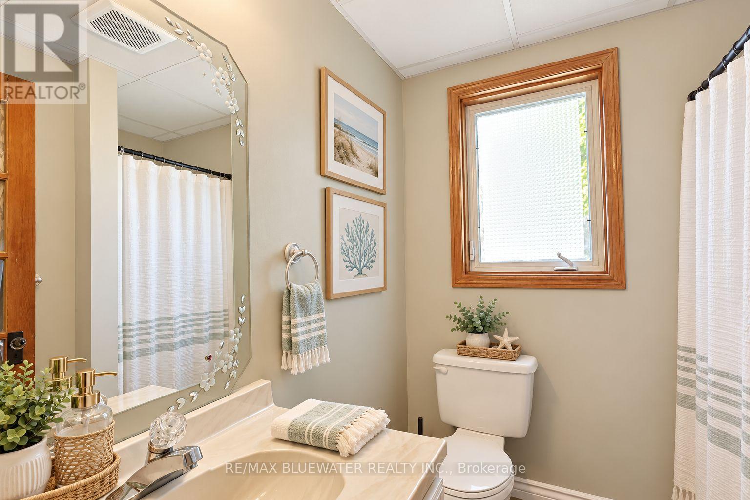 71251 Bluewater Highway Property Photo 32
