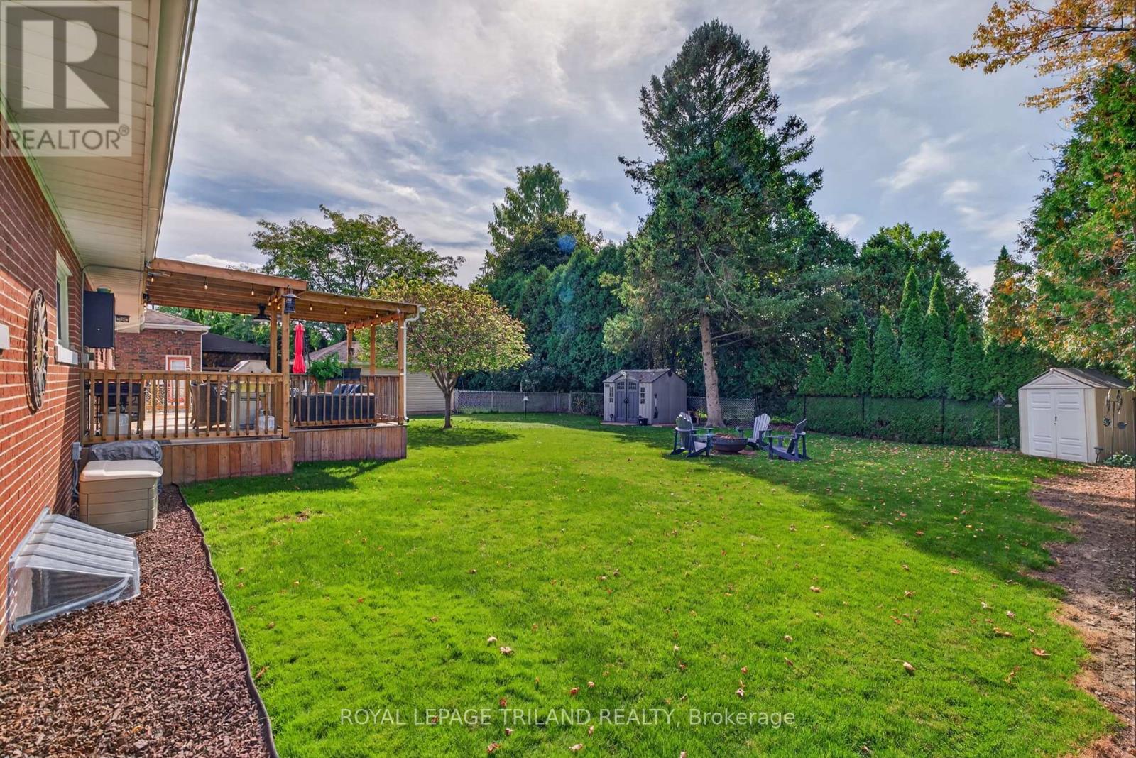 696 Queen Street Property Photo 33