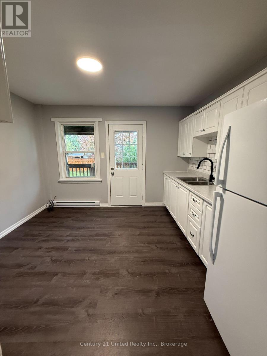 A - 1269 Clonsilla Avenue Property Photo 7