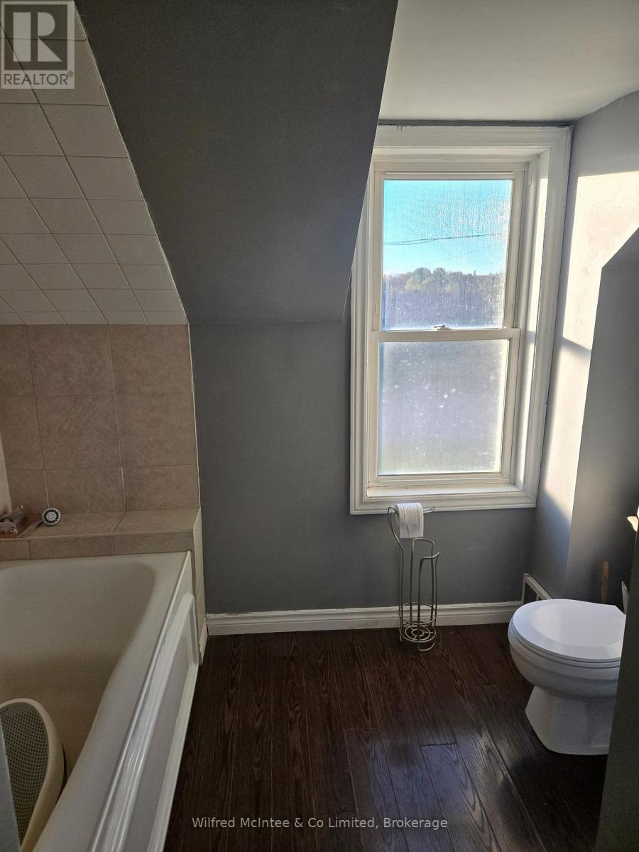 131 Clyde Street Property Photo 5