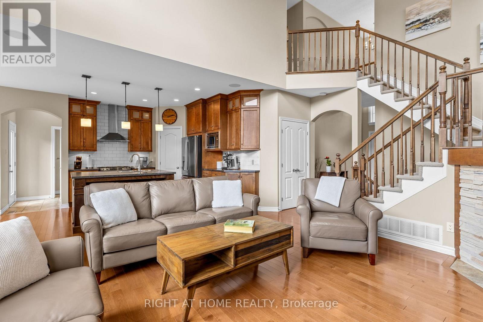 983 Fieldfair Way Property Photo 11