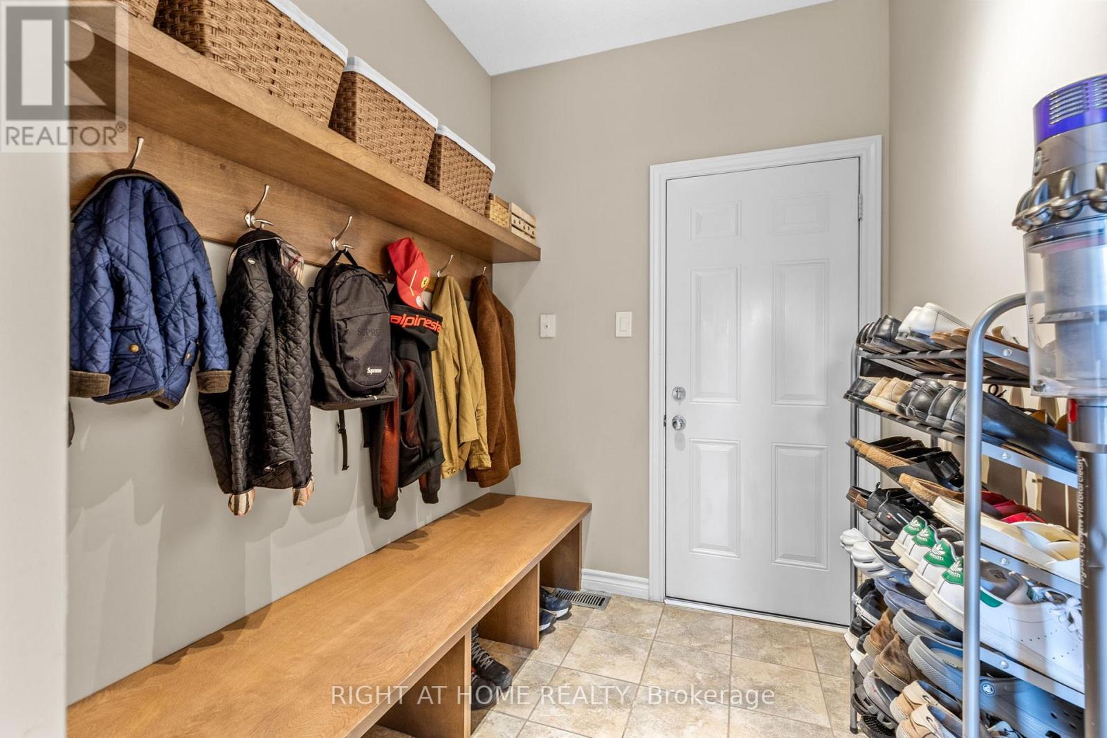 983 Fieldfair Way Property Photo 19