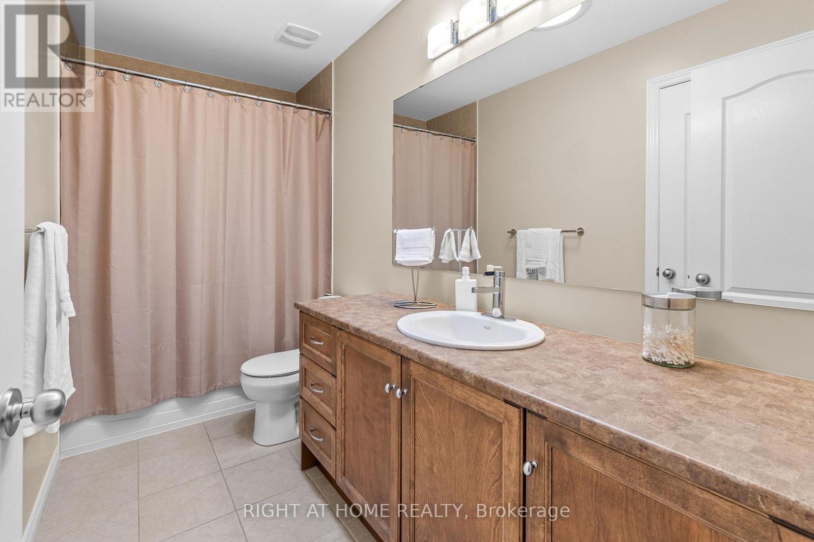 983 Fieldfair Way Property Photo 26