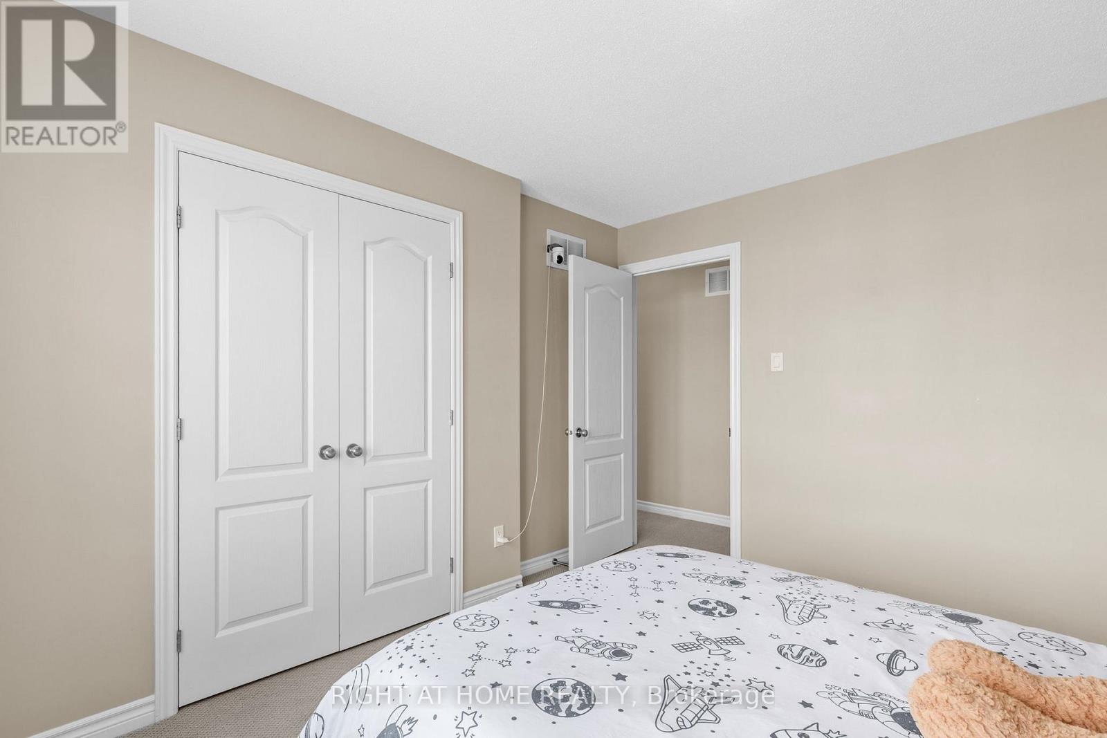 983 Fieldfair Way Property Photo 28