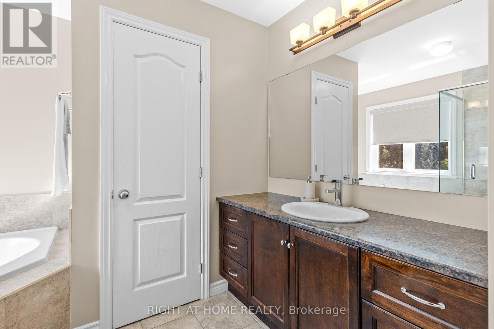 983 Fieldfair Way Property Photo 33