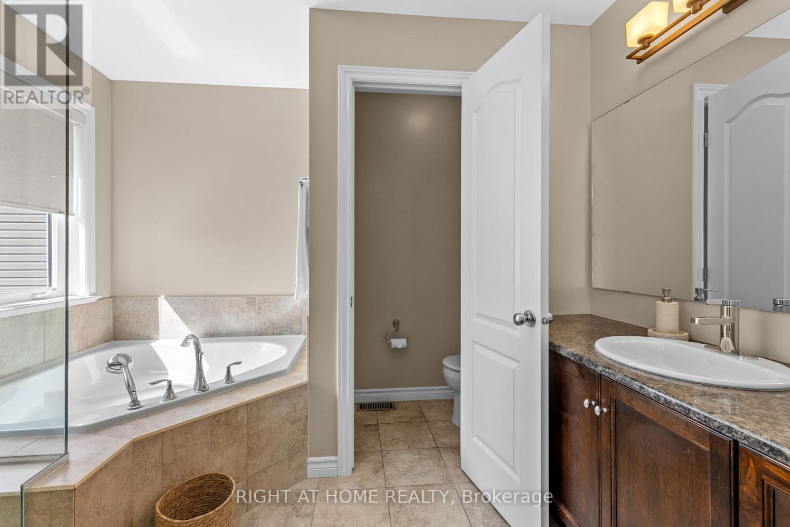983 Fieldfair Way Property Photo 36