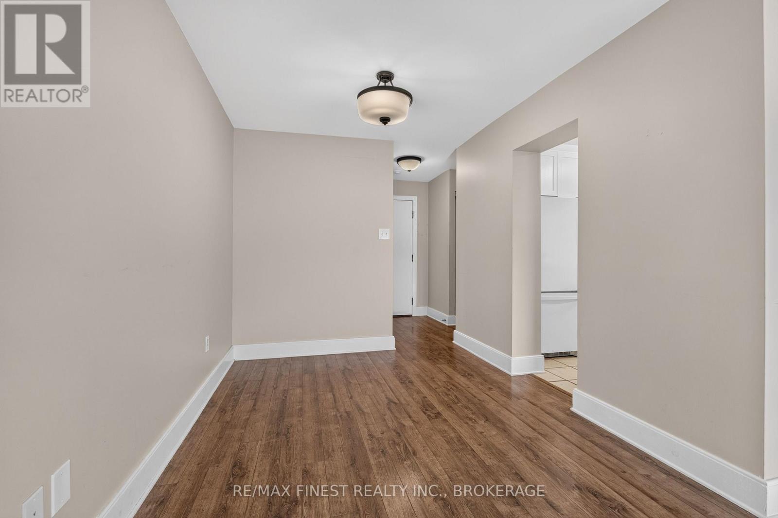 302 - 2 Bay Street Property Photo 18