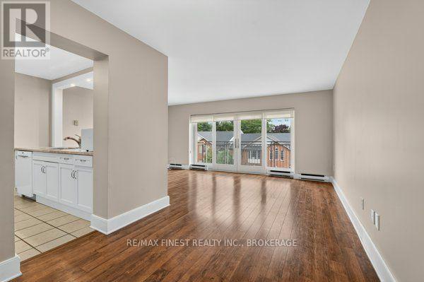 302 - 2 Bay Street Property Photo 19