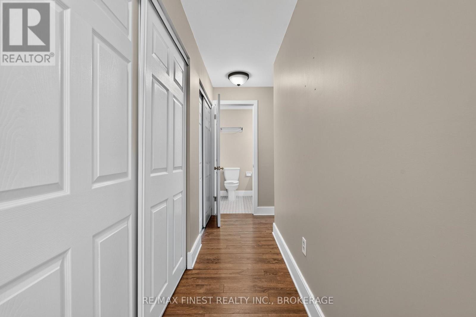 302 - 2 Bay Street Property Photo 26