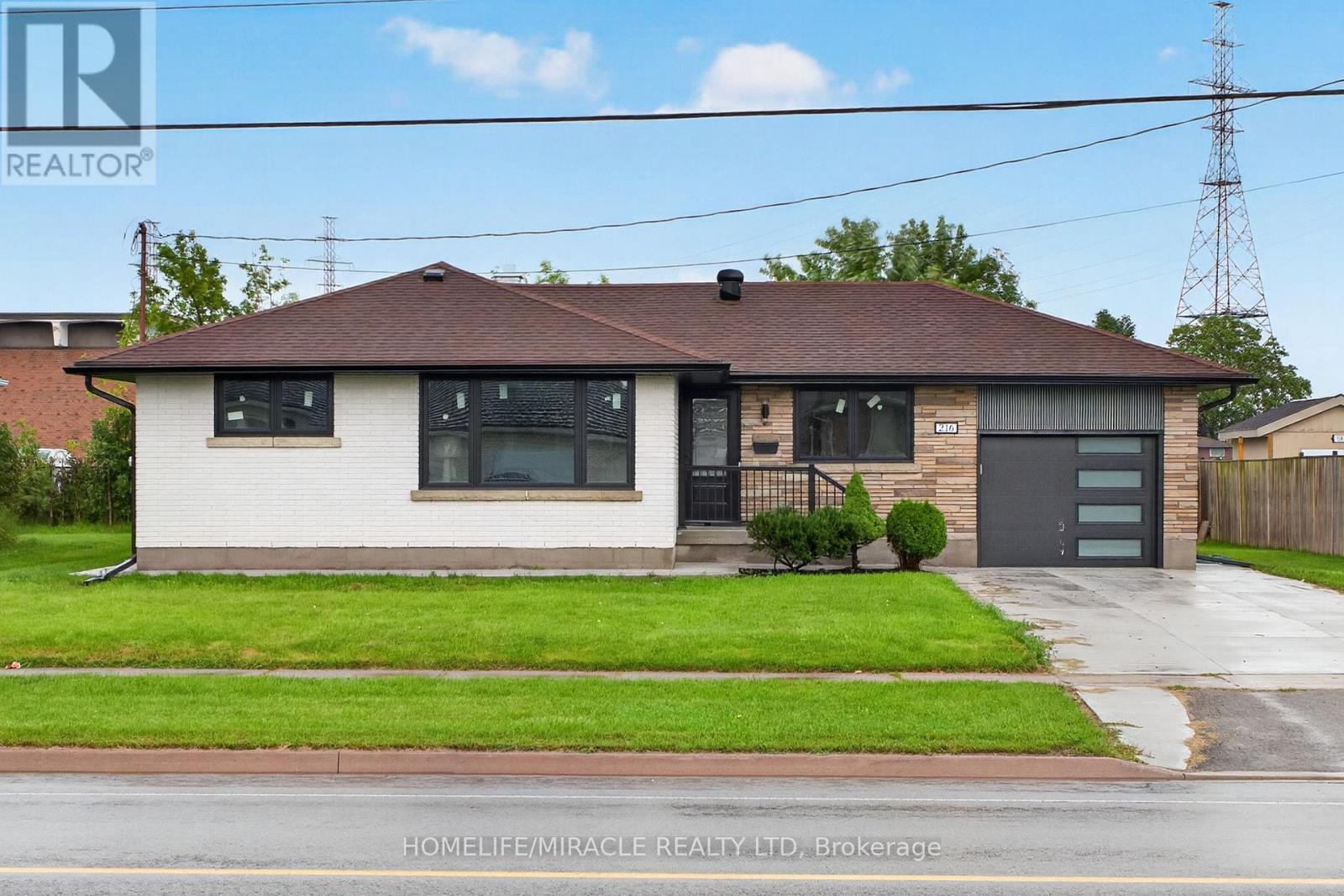 216 Wellington Street Property Photo 1