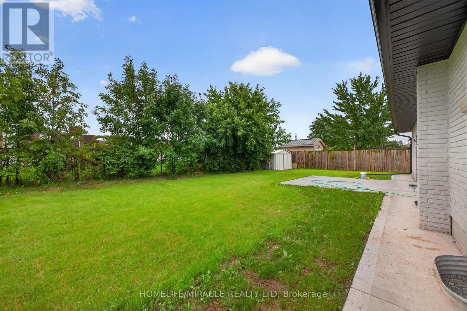 216 Wellington Street Property Photo 5