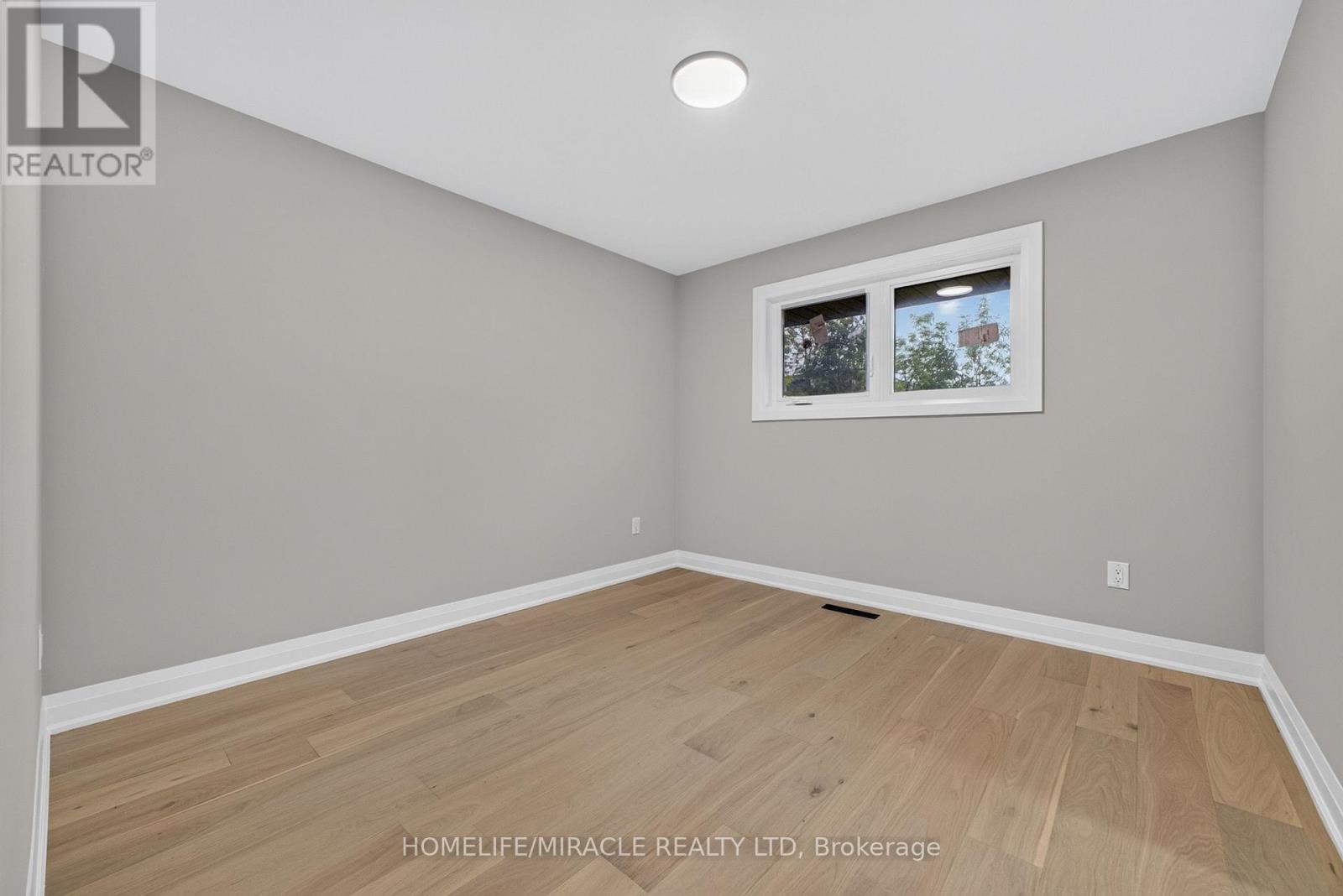 216 Wellington Street Property Photo 23