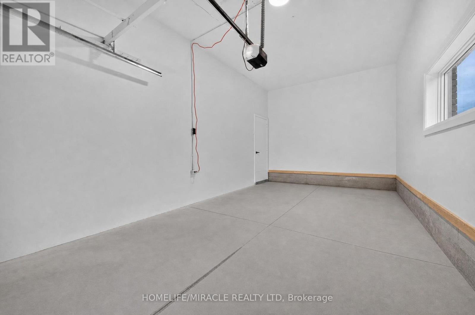 216 Wellington Street Property Photo 42