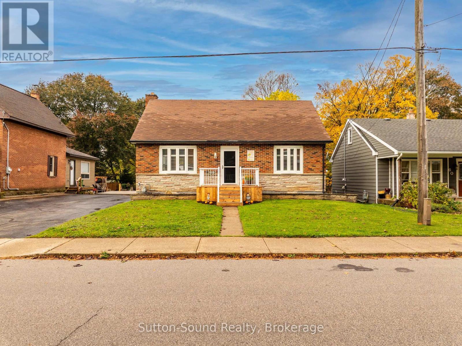 850 8TH AVENUE E Property Image