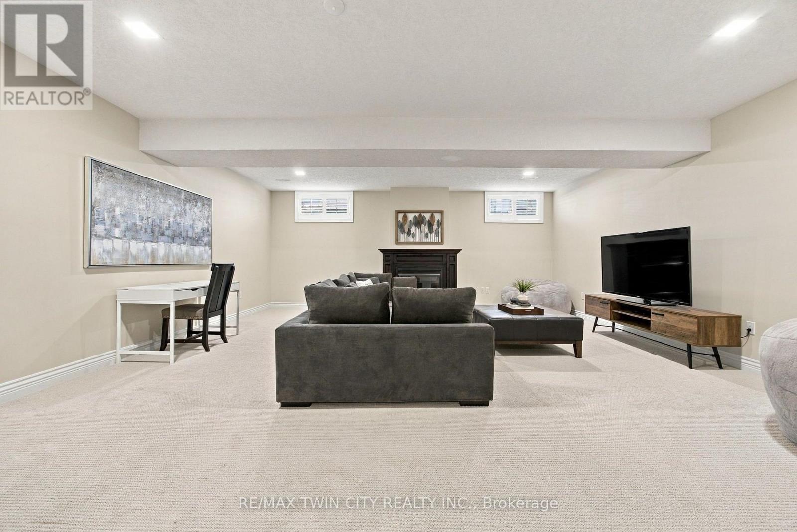 209 Longview Crescent Property Photo 24