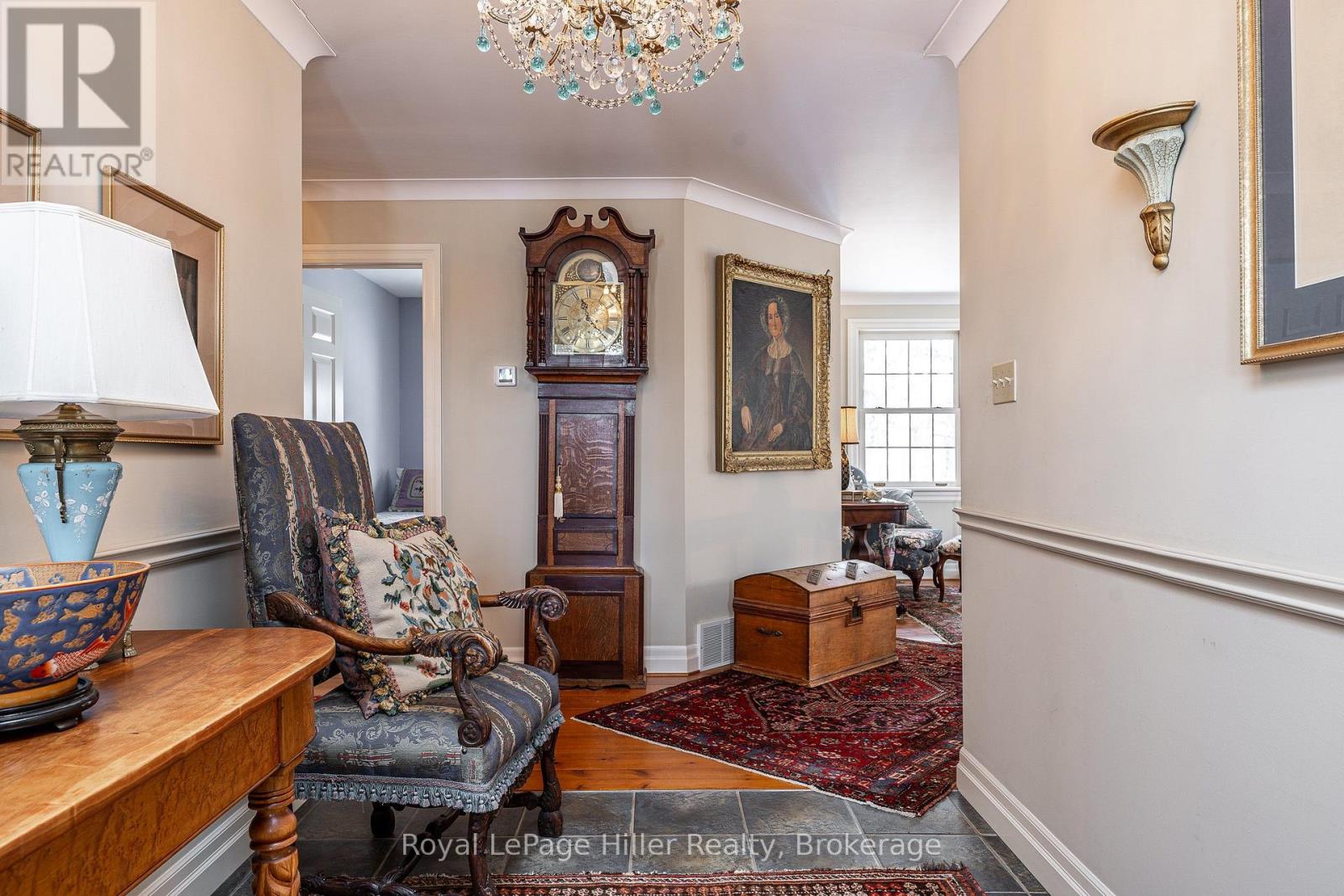 530 Holmes Street Property Photo 6